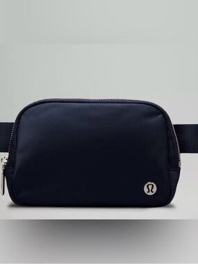 Lululemon Everywhere Belt Bag 1L True Navy/Silver Metal Hardware NWT